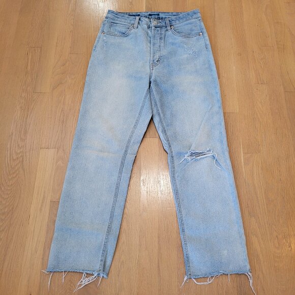 Universal Thread Jeans Distressed Curvy Light Blue Straight Leg Size 10 Denim - Picture 1 of 12